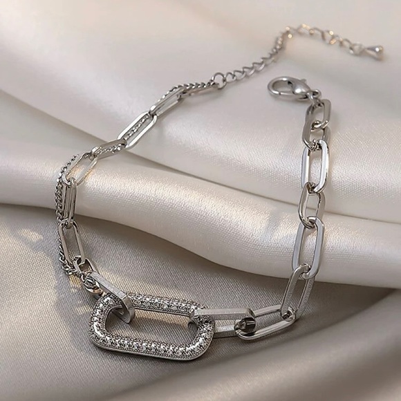 Rhinestone Decor Bracelet - Picture 2 of 4